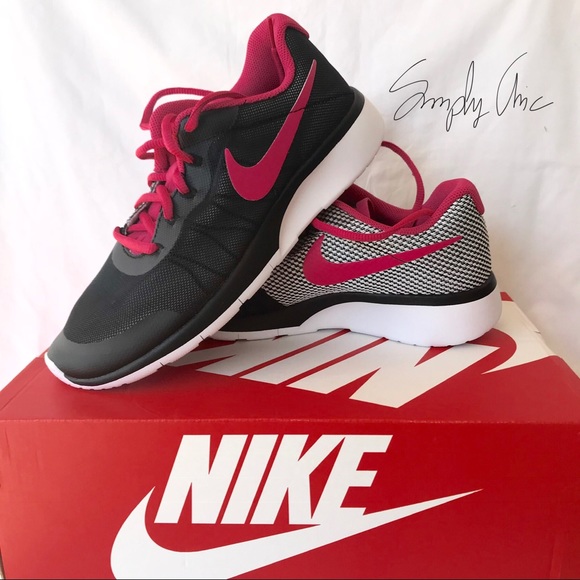 LAST 1 ⭐️ Nike Tanjun racer sneakers black pink - Picture 5 of 6
